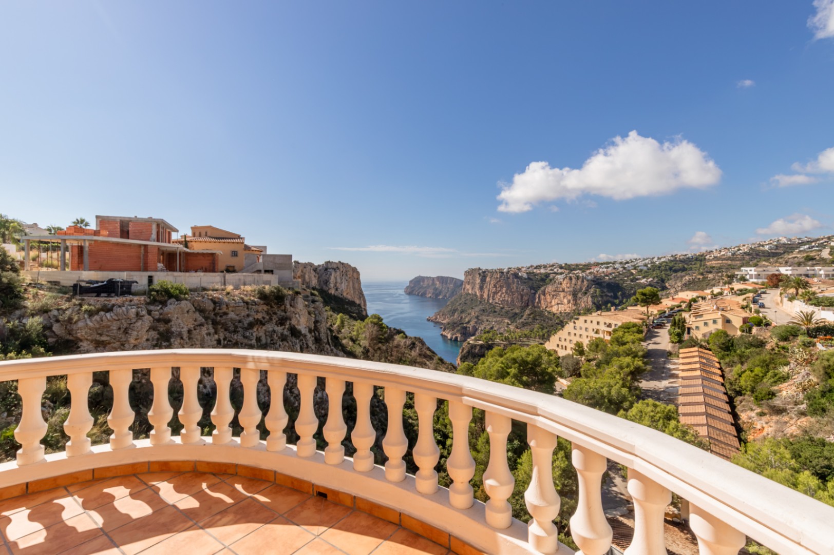 Villa con vista al mar en venta Cumbre del Sol