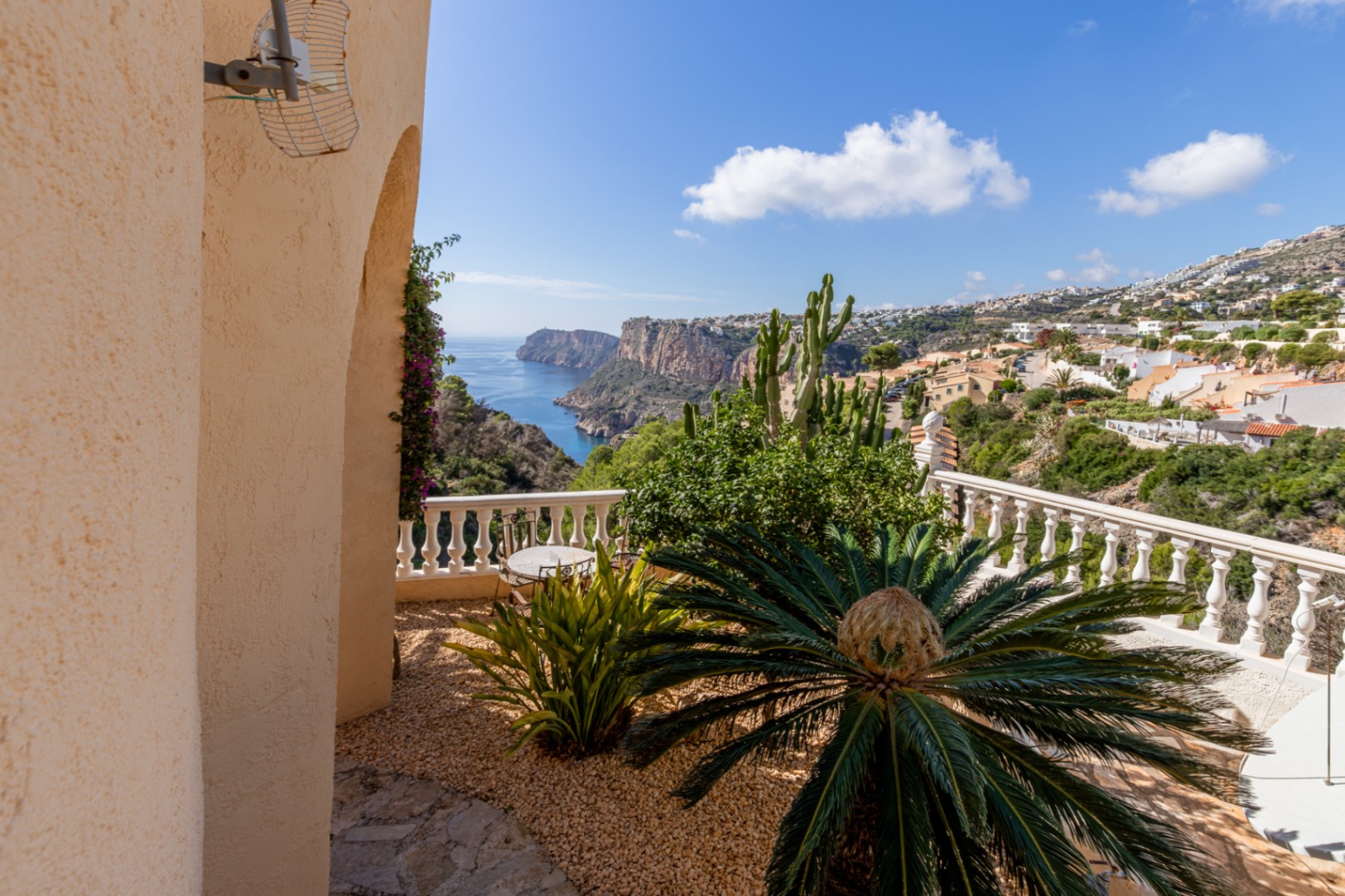 Villa con vista al mar en venta Cumbre del Sol