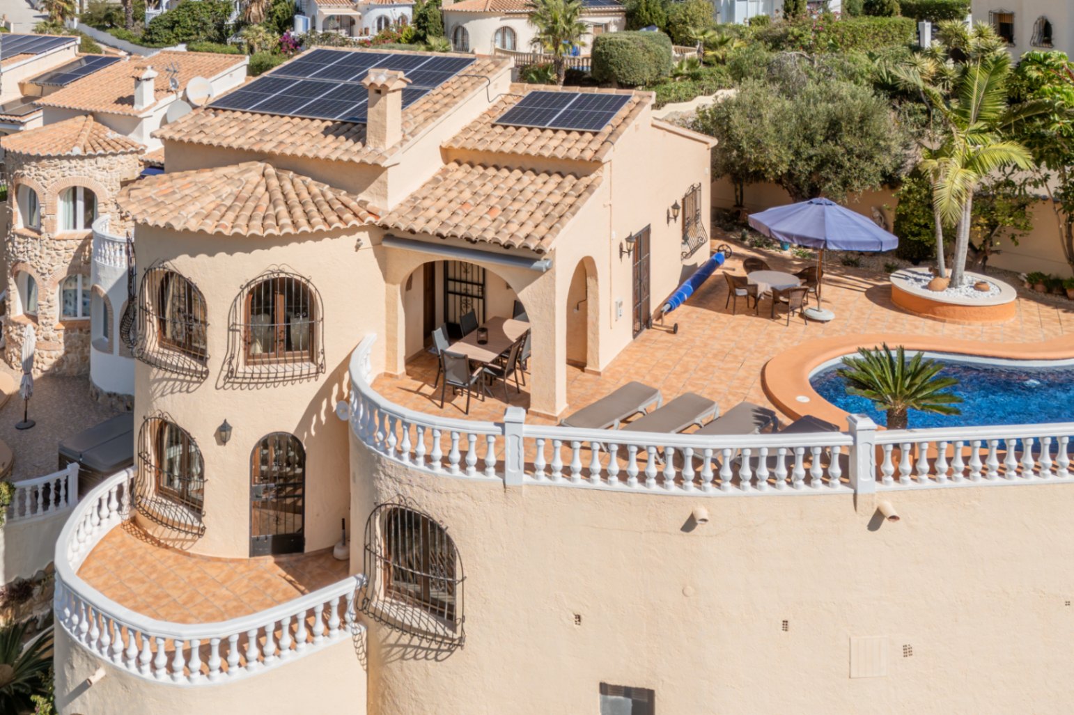 Villa con vista al mar en venta Cumbre del Sol