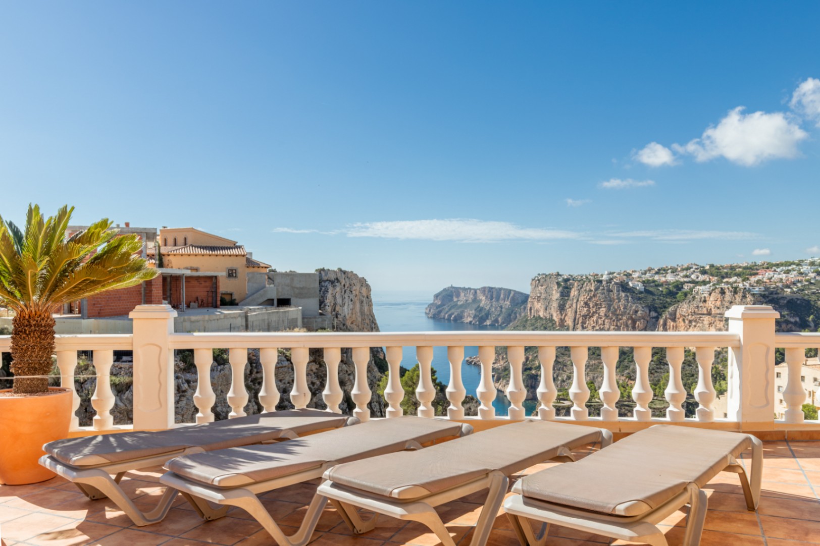 Villa con vista al mar en venta Cumbre del Sol