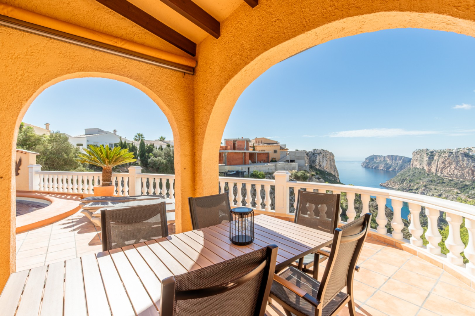 Villa con vista al mar en venta Cumbre del Sol
