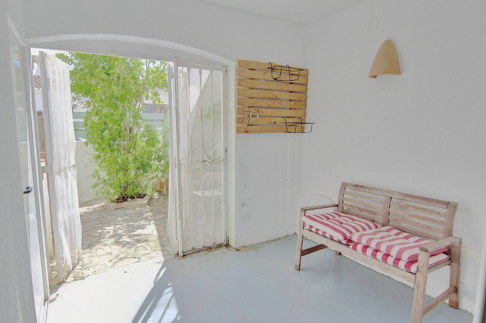 3 Bedroom Townhouse with Guest Apartment for Sale 
