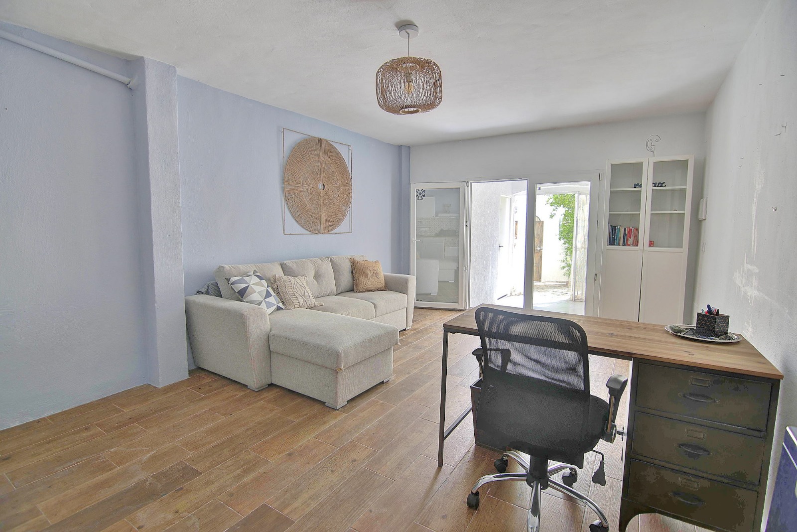 3 Bedroom Townhouse with Guest Apartment for Sale 