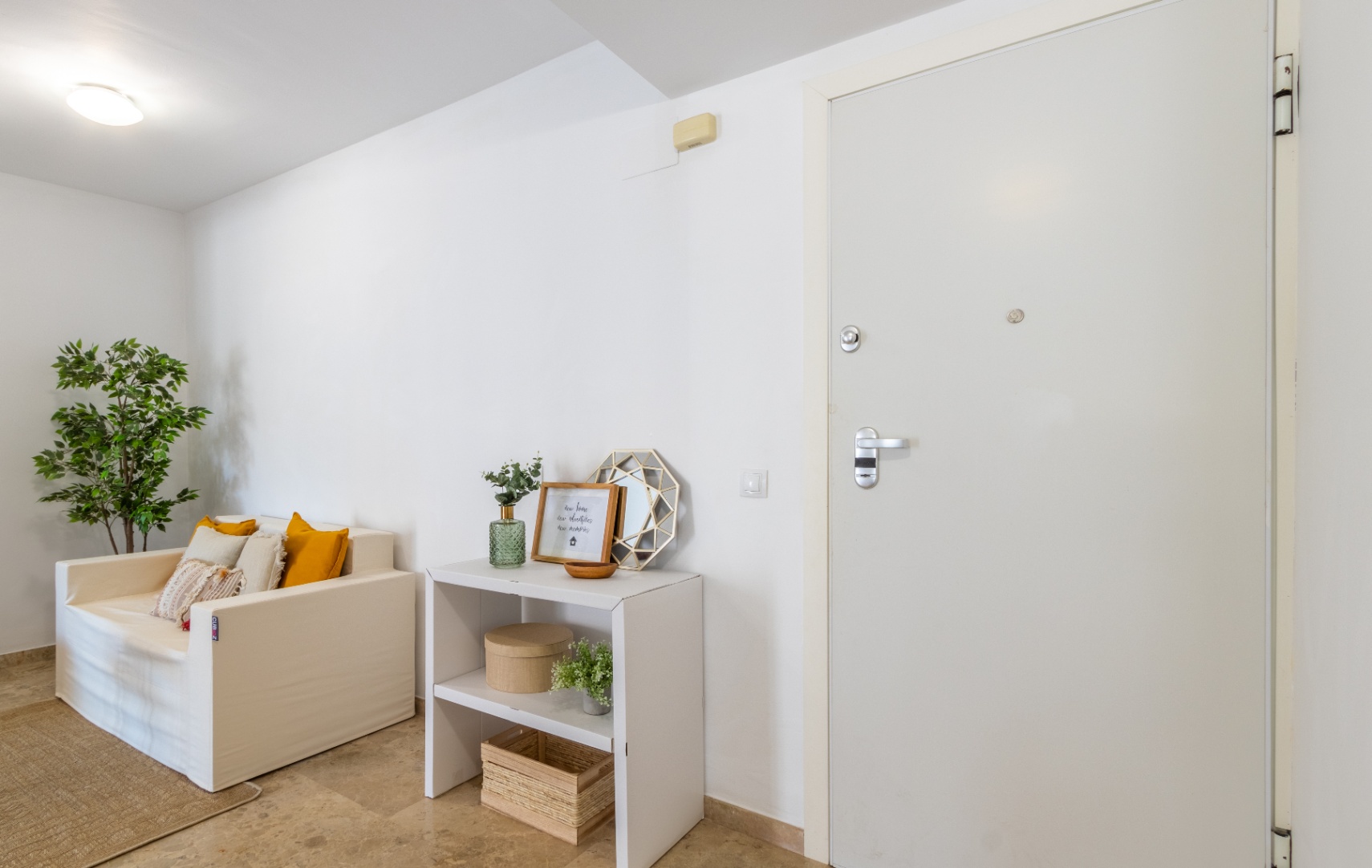 2-bedroom, 2-bathroom apartment for long-term rent in Moraira
