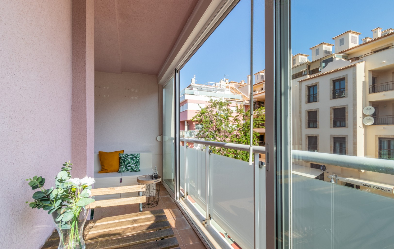 2-bedroom, 2-bathroom apartment for long-term rent in Moraira