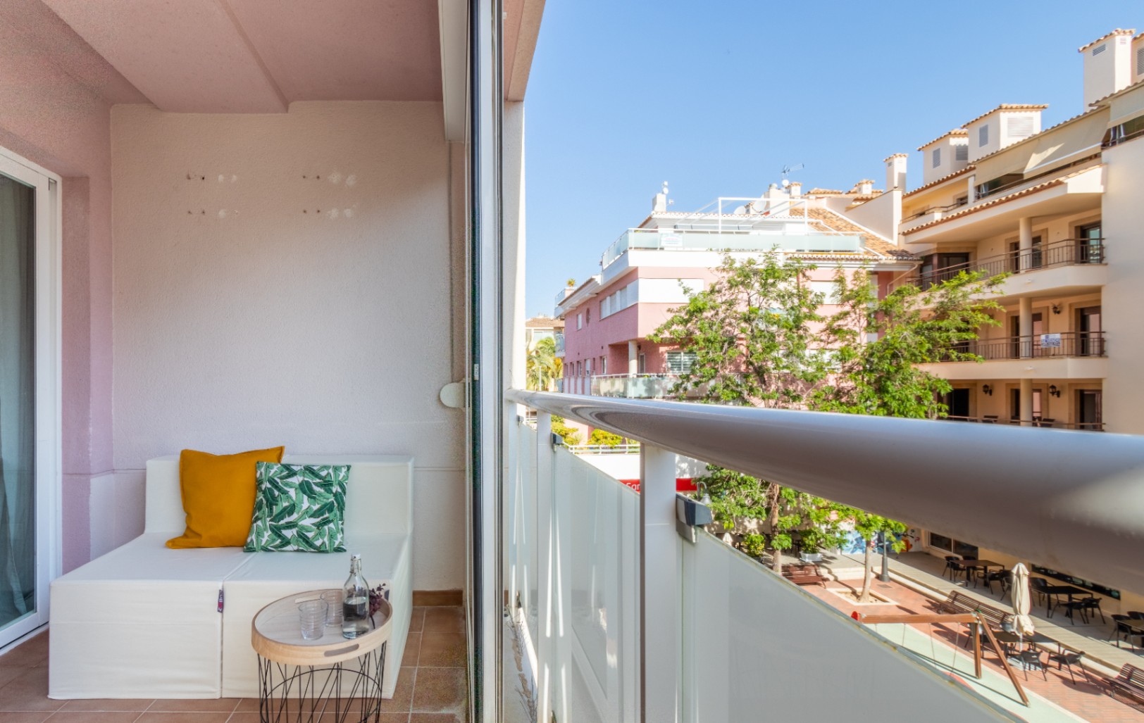2-bedroom, 2-bathroom apartment for long-term rent in Moraira